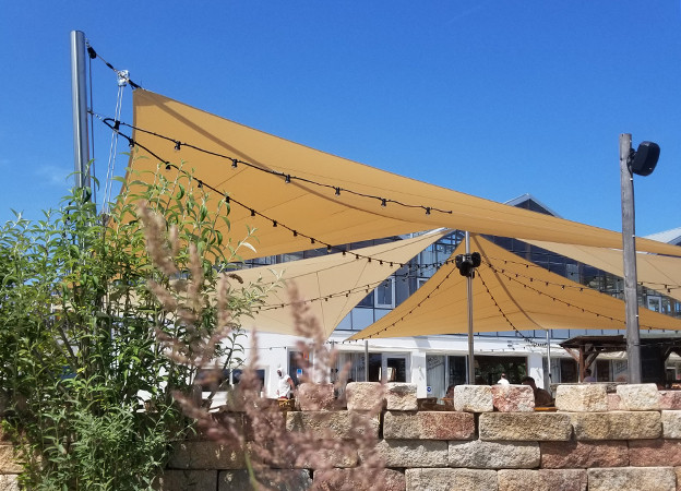 elektrisch aufrollbares Sonnensegel von Sunfurl