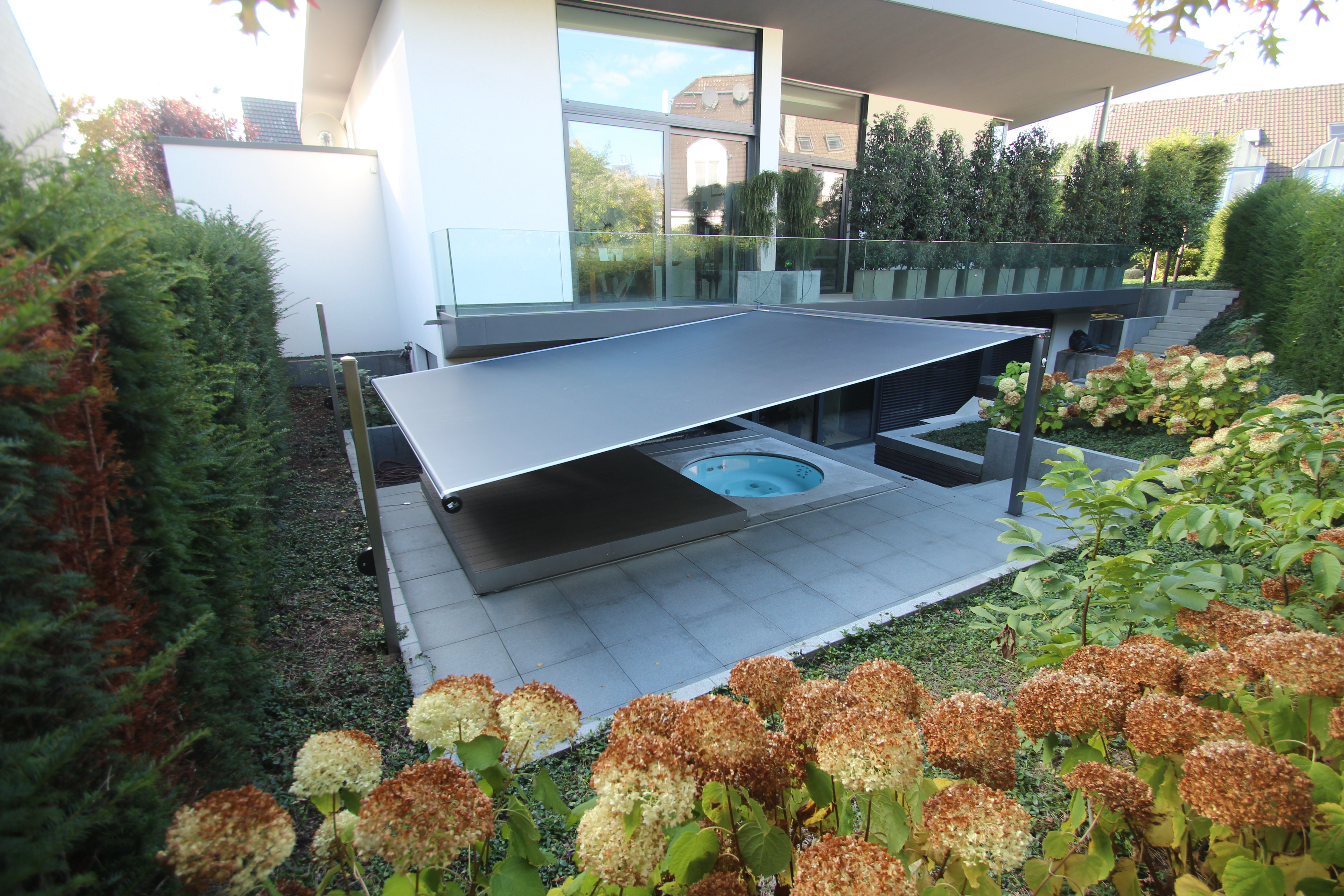 Sonnensegel Sichtschutz, Sonnenschutz und Wetterschutz auf Pool