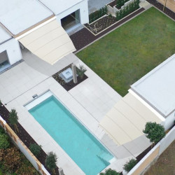 Zwei ZEBRA One Sonnensegel