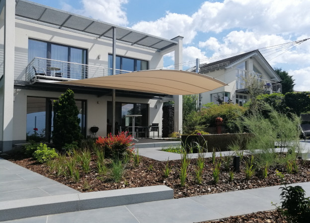 ZEBRASAILS elektrisch aufrollbares Sonnensegel NRW